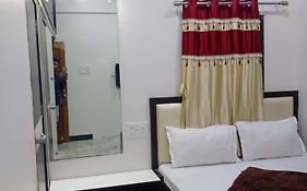 Hotel Roshan Palace