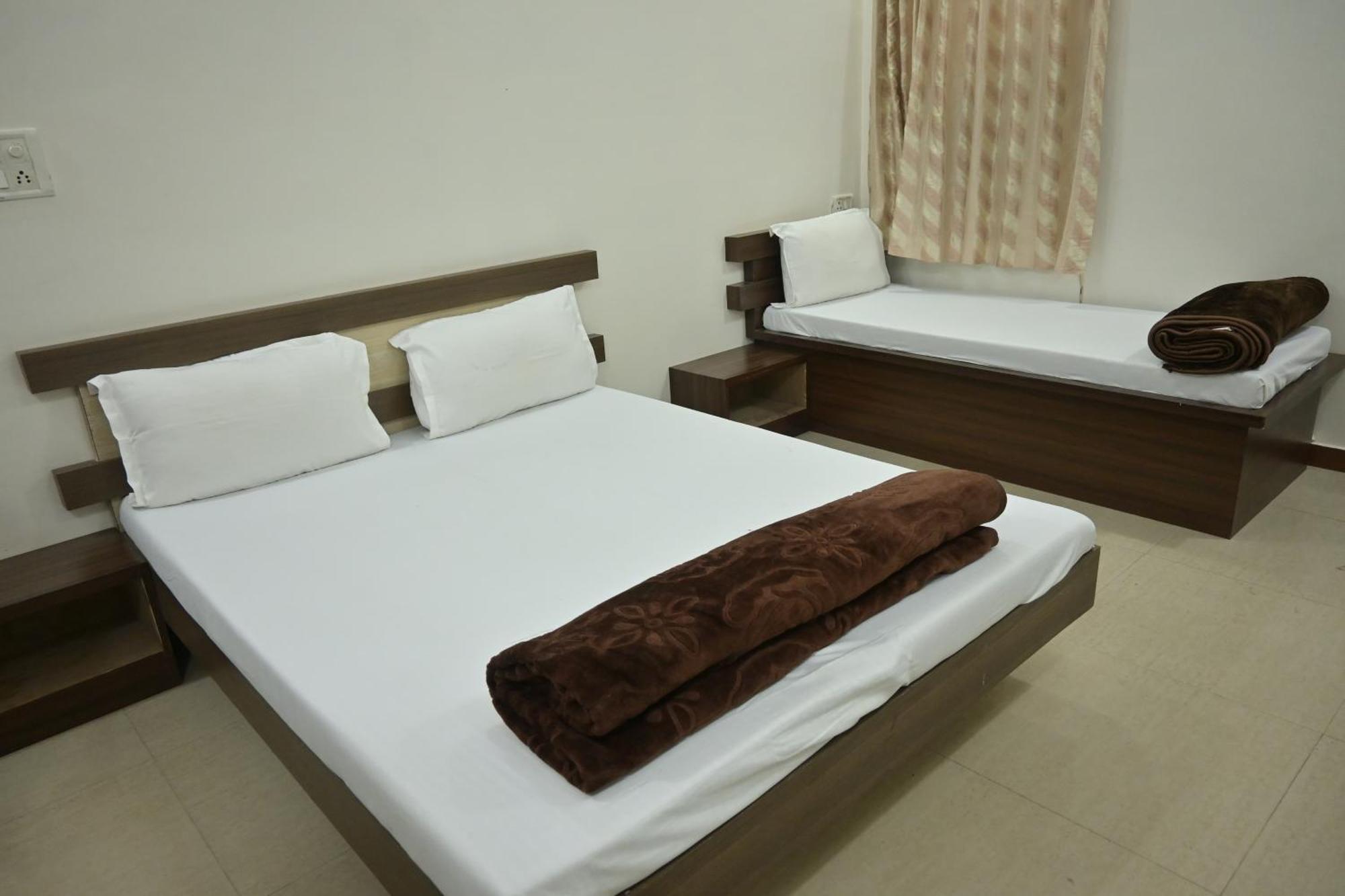 Hotel Roshan Palace Ambaji Exterior photo