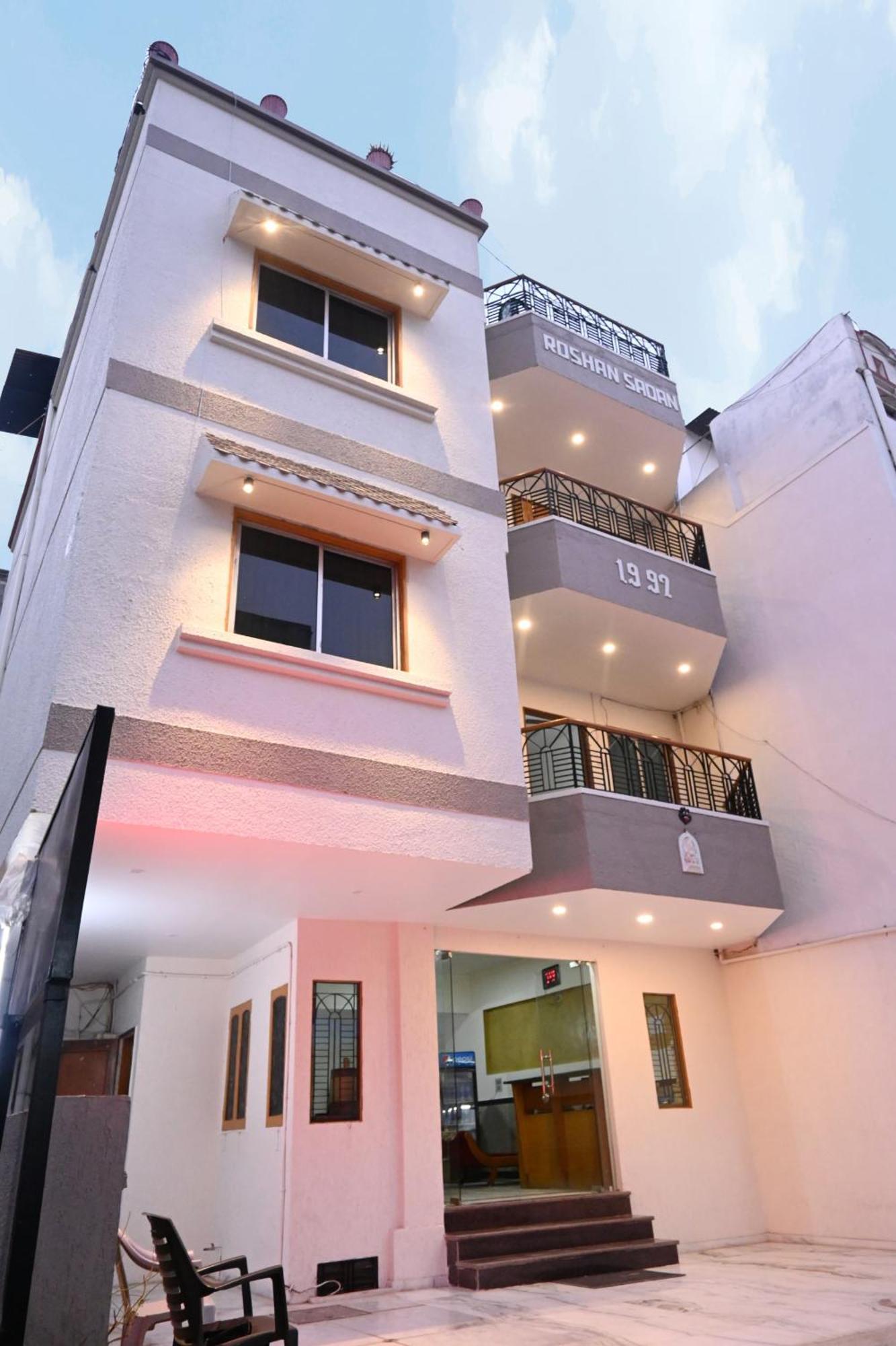 Hotel Roshan Palace Ambaji Exterior photo