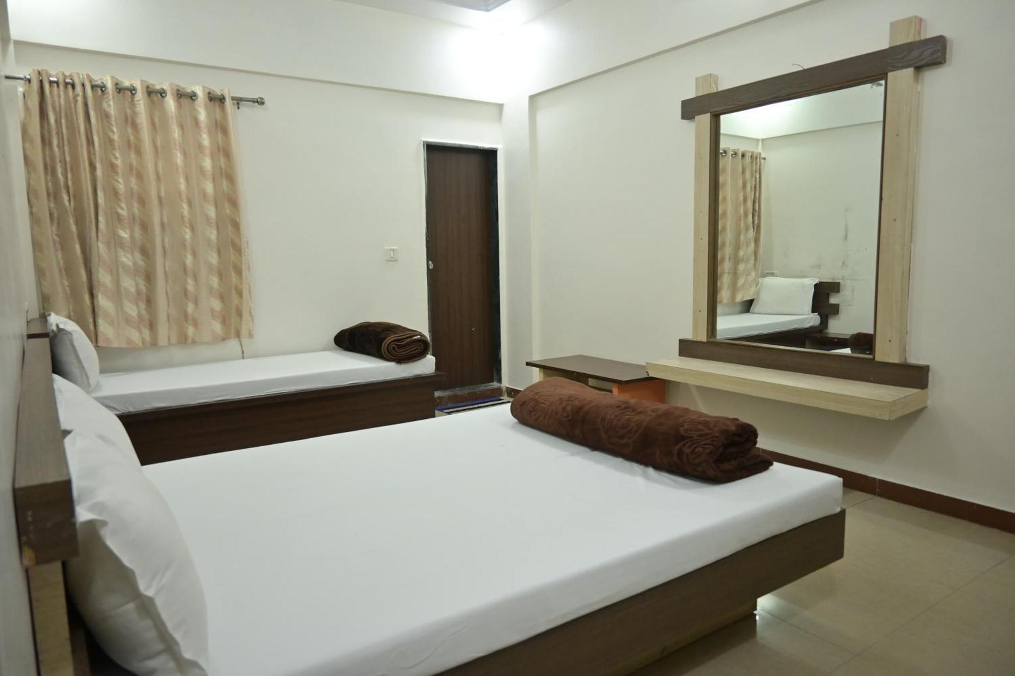 Hotel Roshan Palace Ambaji Exterior photo