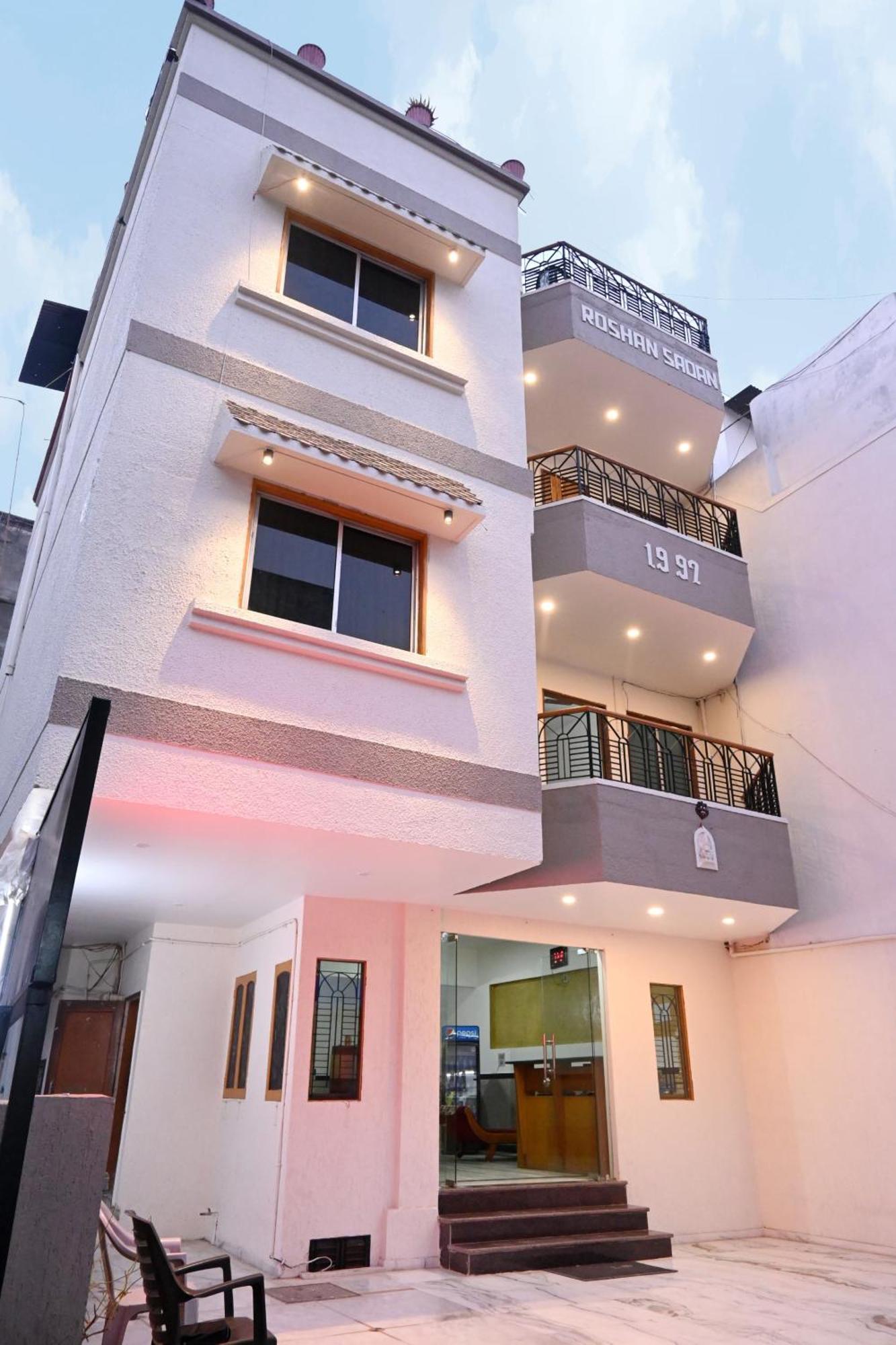Hotel Roshan Palace Ambaji Exterior photo